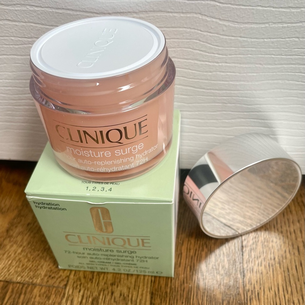 Clinique moisture surge facial lotion 4.2 Oz. Brand new, never used